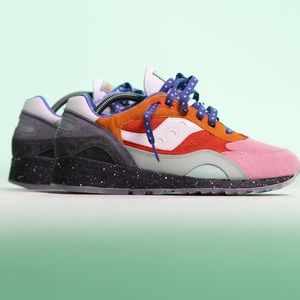 Like-new Saucony Space Flight Sneakers